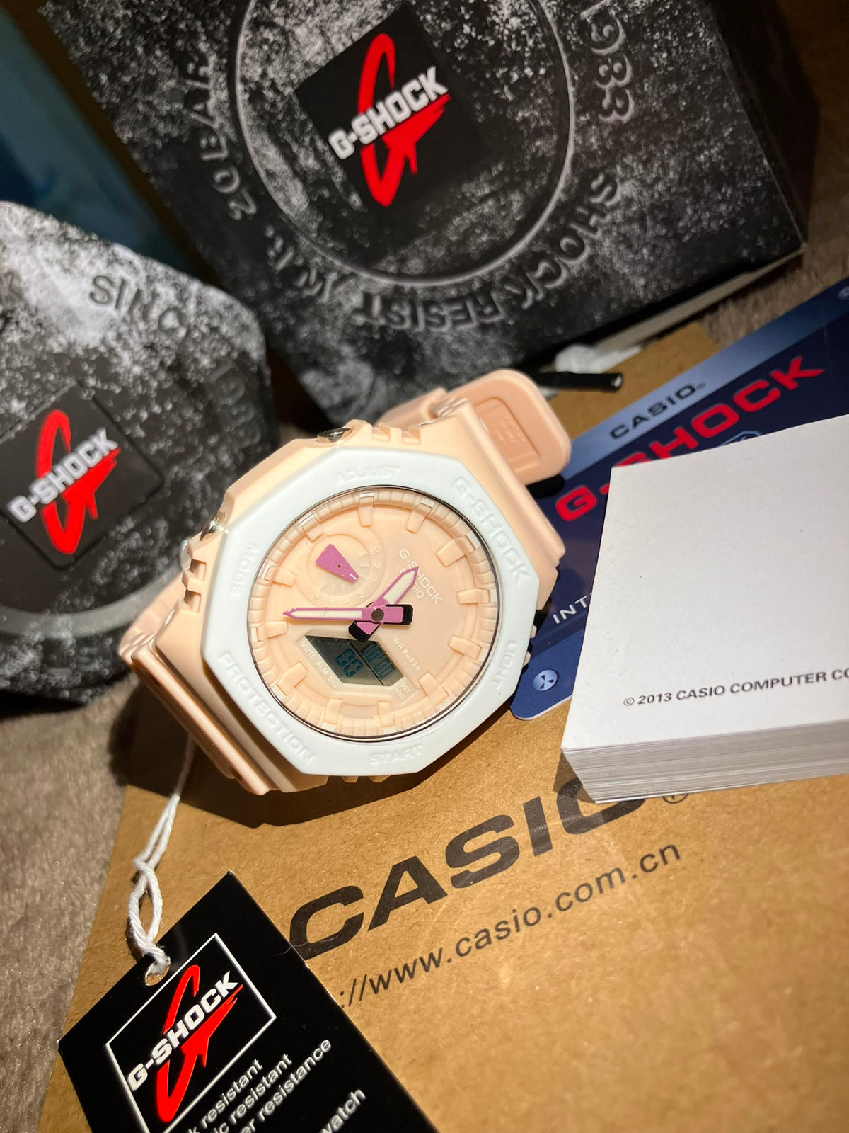 GA-2100 Pêche & blanc