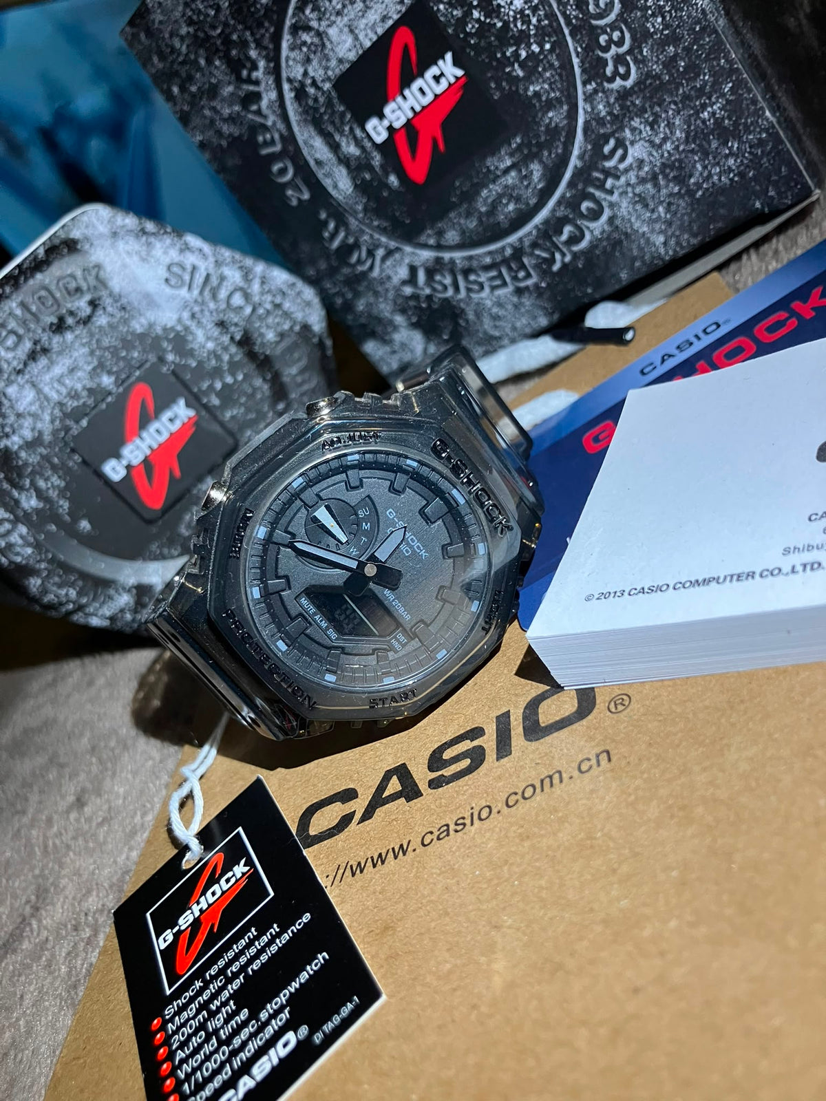 GA-2100 Fumé & étoile rouge